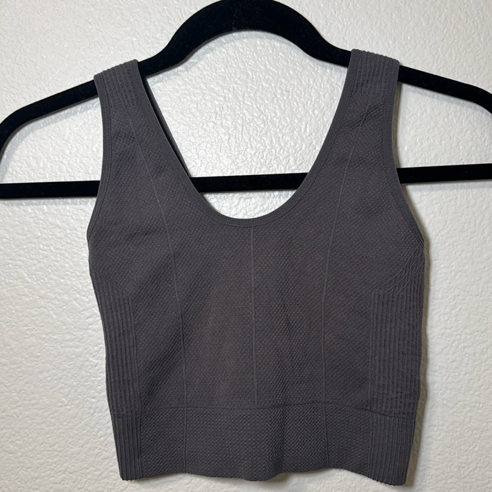 GYMSHARK CROPPED TANK IN CHARCOAL GREY SIZE SMALL